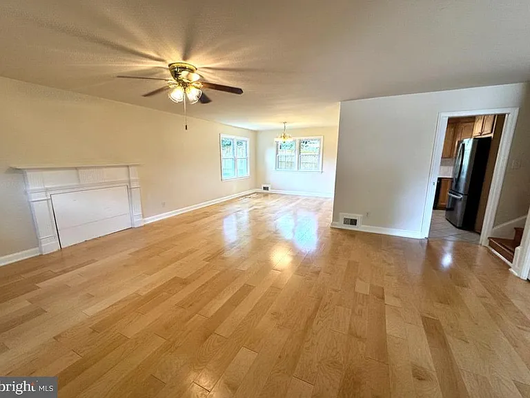 3300 N Harrison St — Photo 3