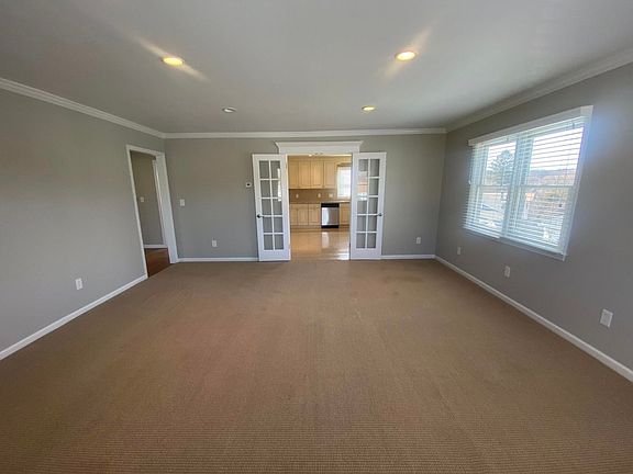 5th image of 3 1/2 Seitz Ln APT 2
