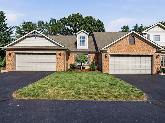 3rd image of 208 Chippewa Dr Suite 402