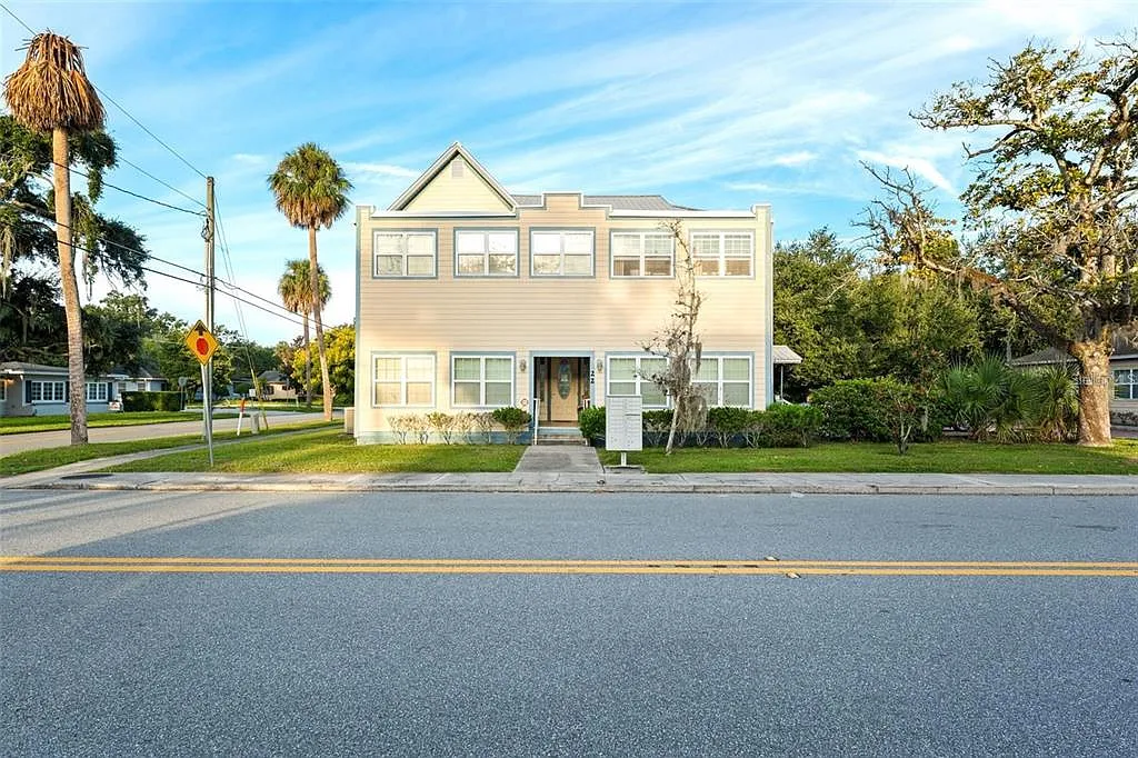 22 S Clyde Ave — Photo 1
