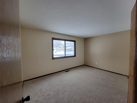4th image of 4305 Parkview Ct #4305