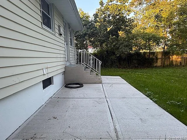 75 Hillside Ave — Photo 22
