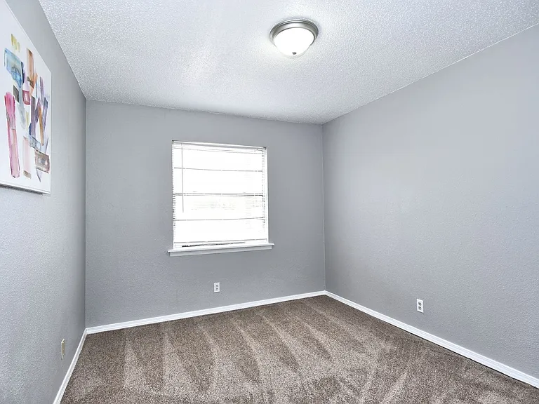 South Point Apartments — Photo 12