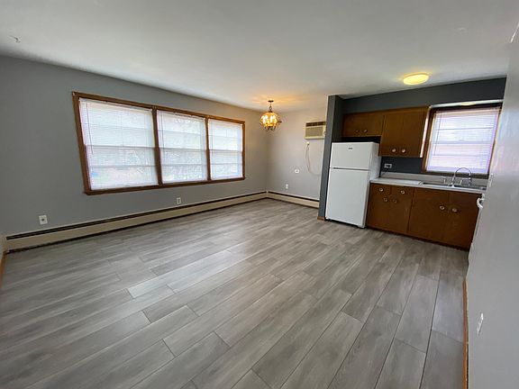 2nd image of 708 27th Ave S APT 304