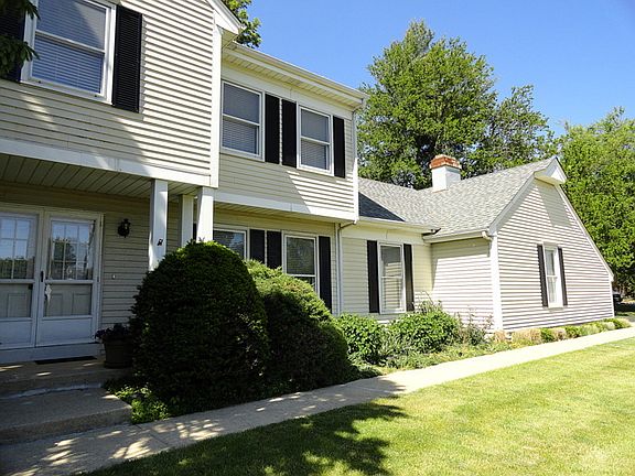 3rd image of 1010 W Fabyan Pkwy
