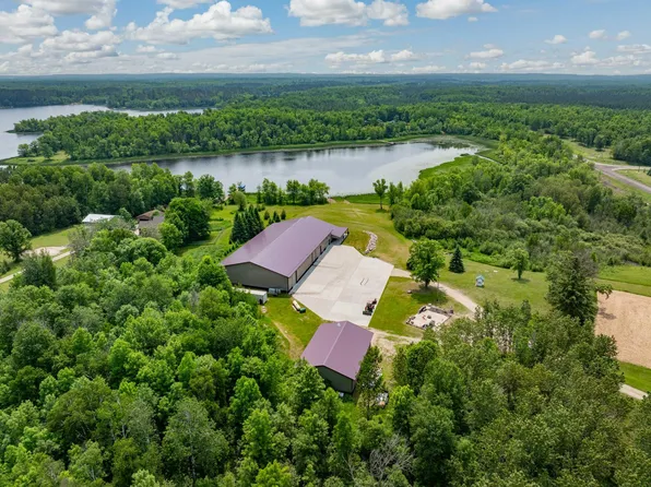 37202 Scenic Hwy, Bovey, MN 55709