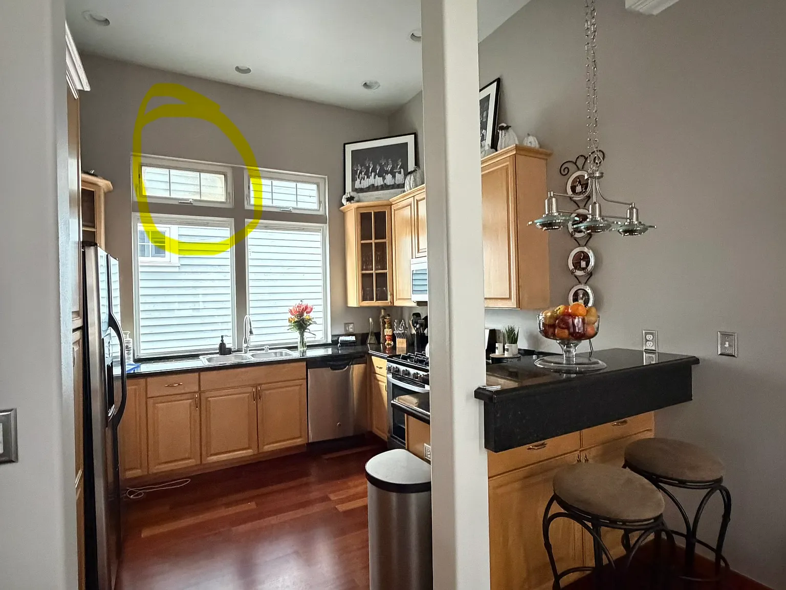 3 bed, 1790 sqft, $3,890 — Photo 3