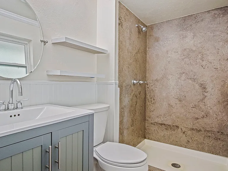 625 Hawthorne Pl — Photo 30