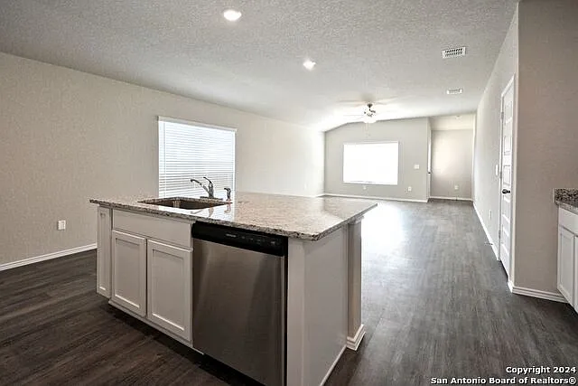 1136 Whitneyway Ln — Photo 7