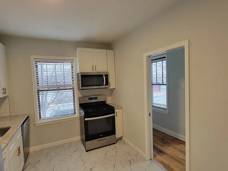 5537-5539 Holly Hills Ave #5537 — Photo 2