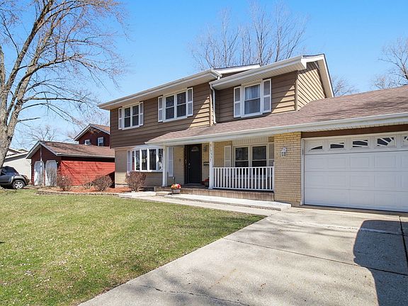 3rd image of 17537 Mulberry St