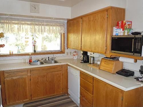 3rd image of 1015 Maple Park Dr