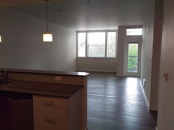 4th image of 16590 NE 83rd St Unit 103