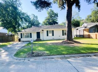 728 Redwater Rd, Wake Village, TX 75501