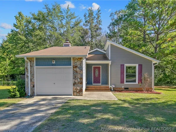 1403 Carnsmore Dr, Fayetteville, NC 28304