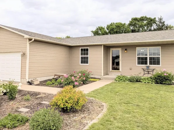 1223 Riley Ave, Emporia, KS 66801