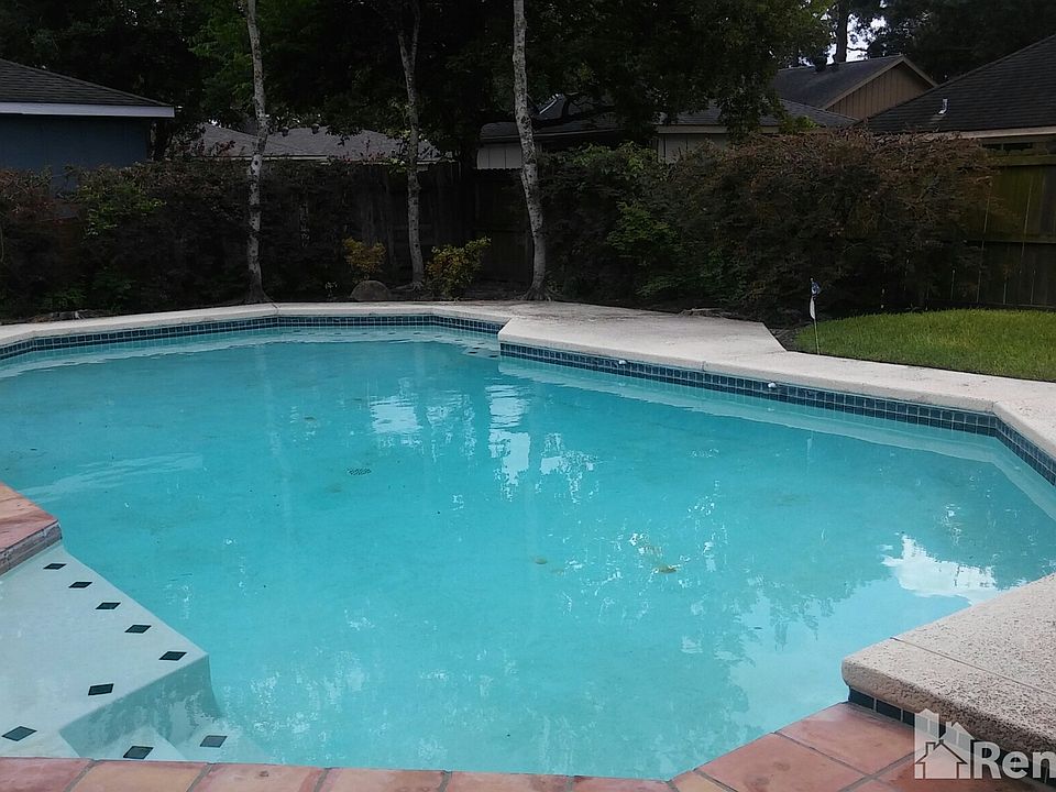 2nd image of 3215 N Park Dr