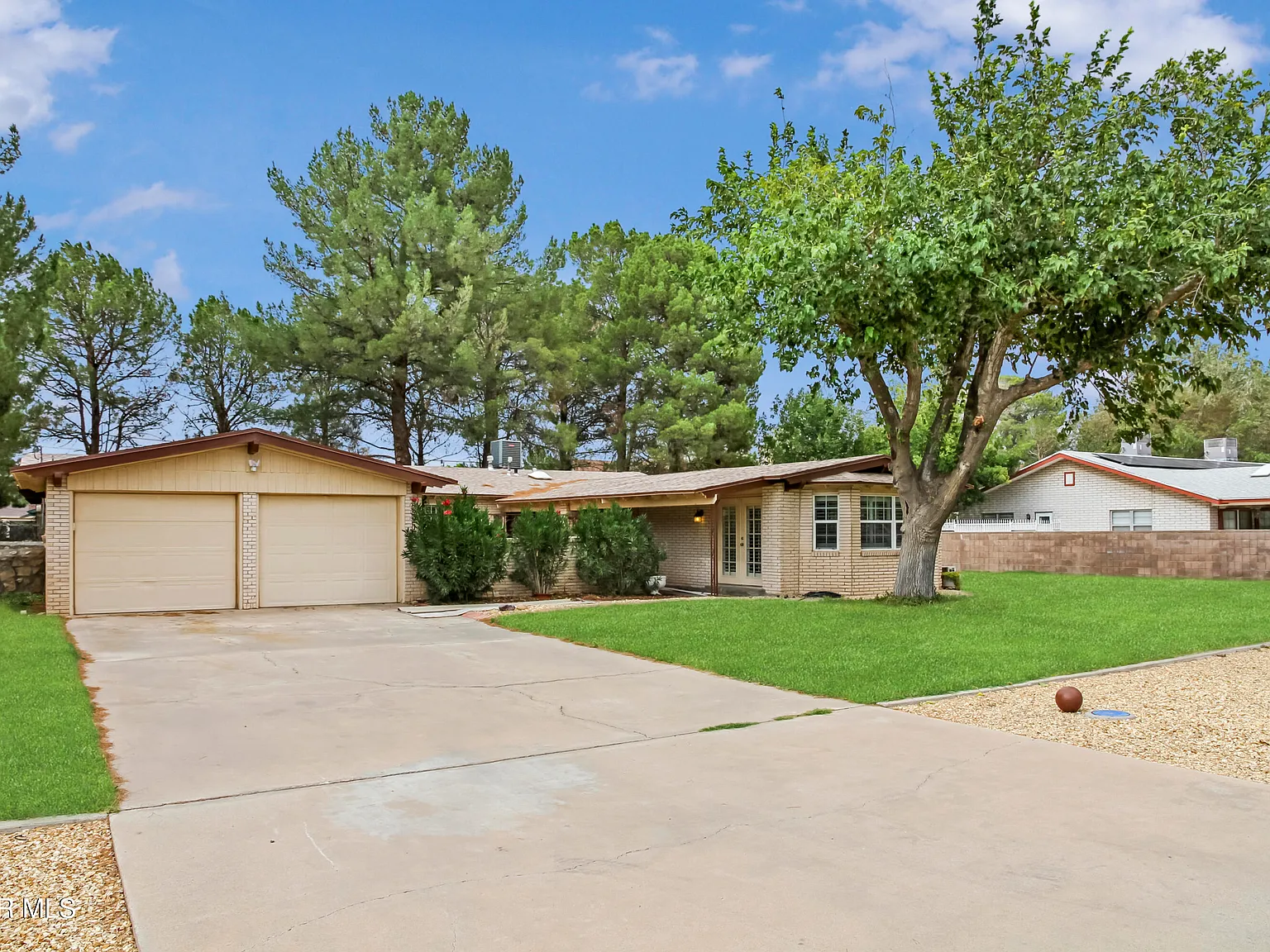 4 bed, 3.0 bath, 2605 sqft, $3,375 — Photo 2