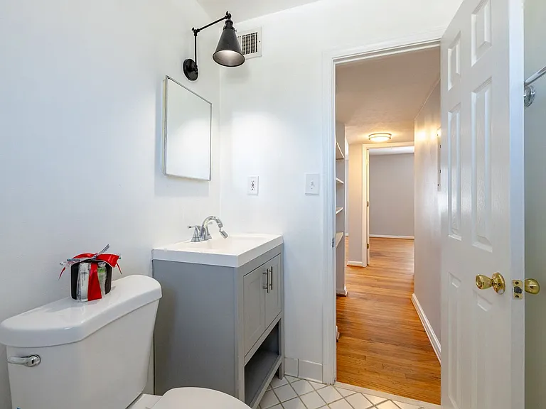 Peachtree Hills Court | Where Atlanta's Energy Meets Timeless Charm — Photo 33