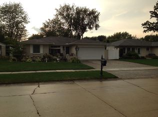 39835 Academy Dr, Sterling Heights, MI 48310