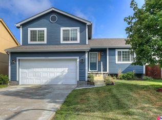 17176 Manderson St, Omaha, NE 68116