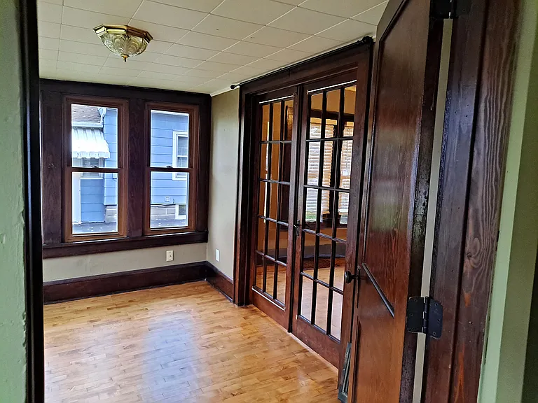 612 W Summer St #1 — Photo 1