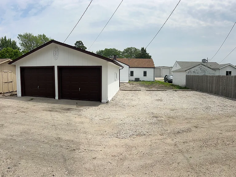 902 S 9th St — Photo 21