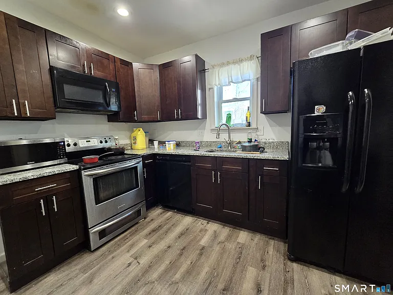 102 Hanover St — Photo 6