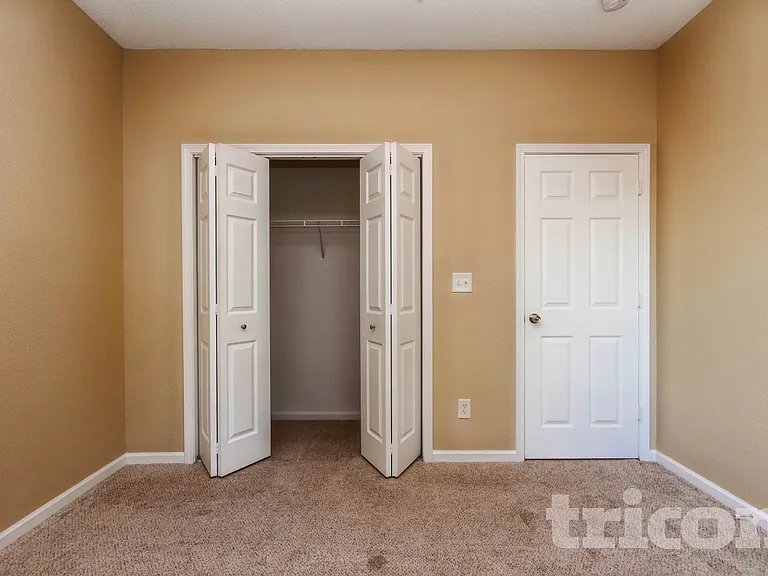 1892 Harvest Meadow Dr — Photo 9