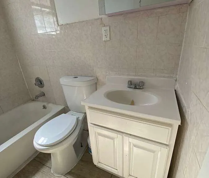 67 Van Cortlandt Park Ave #3L — Photo 2
