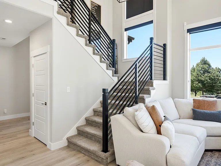 4762 S 1575 E — Photo 17