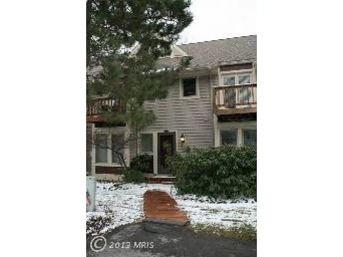 25 Lakeview Ct #3C photo 1