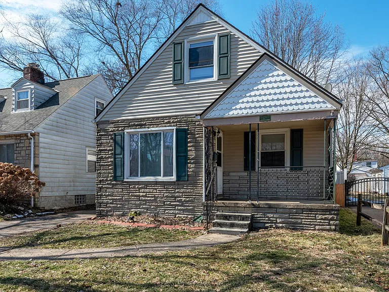 2883 Bremen St — Photo 1