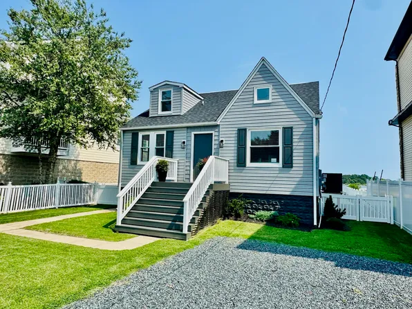 9135 Cuckold Point Rd, Sparrows Pt, MD 21219