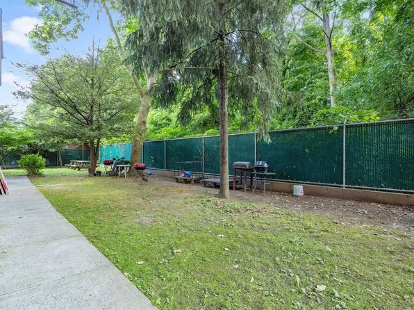 68-20 Selfridge Street image 3 of 23