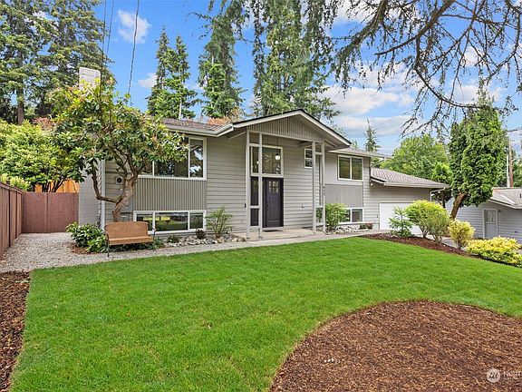 3rd image of 612 153rd Avenue NE