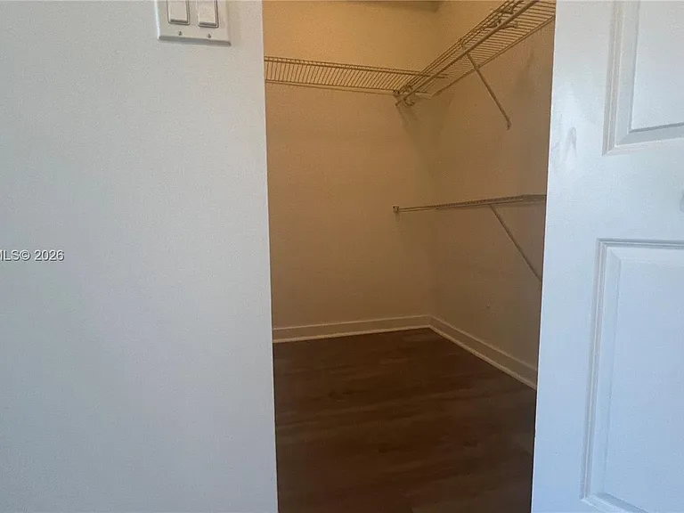 601 NE 23rd St #1004 — Photo 5