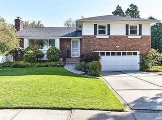793 Jill Ct, East Meadow, NY 11554