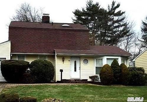 2nd image of 113 Princeton St