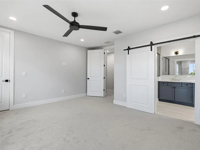 4208 W Carmen St #D — Photo 24