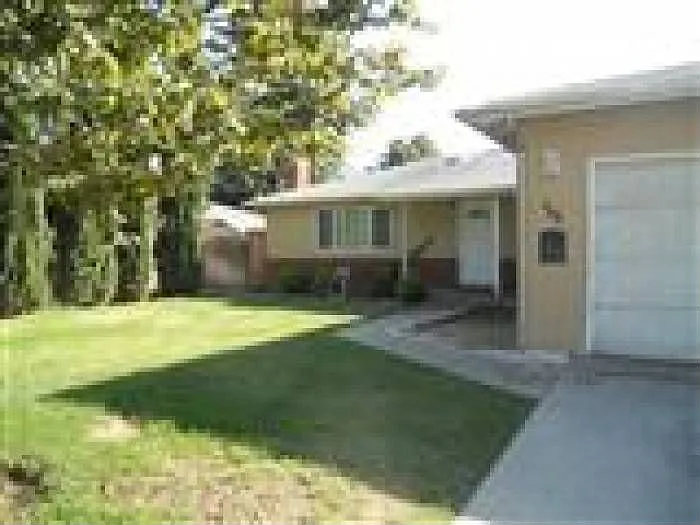 2428 Eicher Ave photo 1
