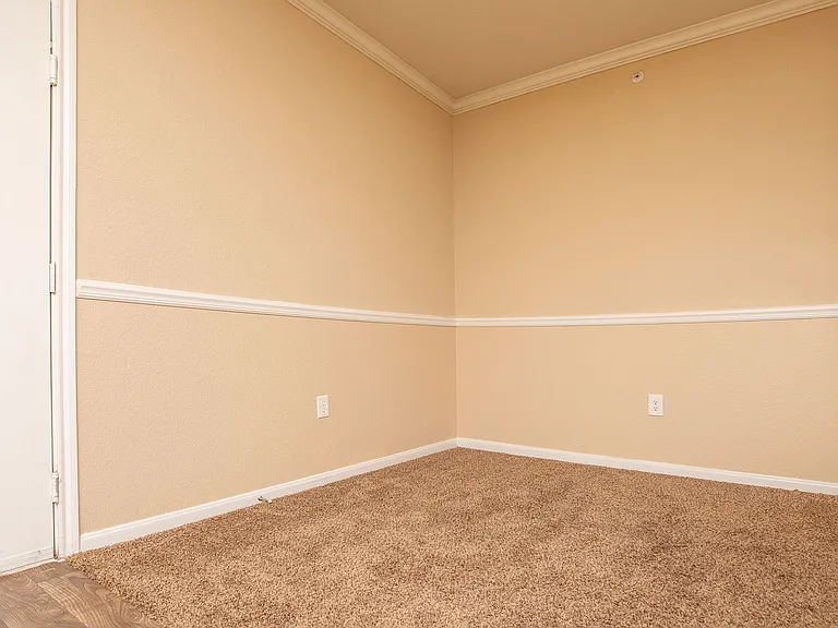 8100 Huebner Rd — Photo 23