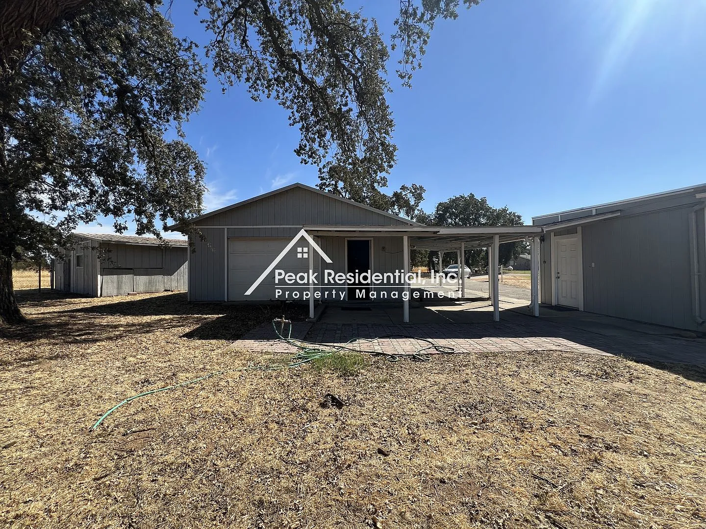 Wonderful 4bd/1.5ba Lincoln Home with Bonus Room! — Photo 3