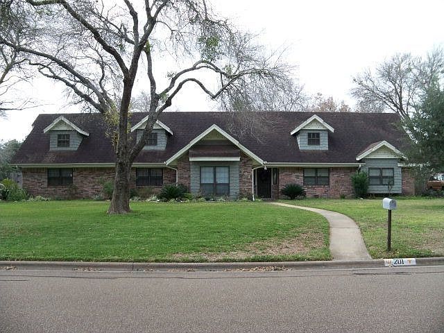 1st image of 201 Pasadena Dr