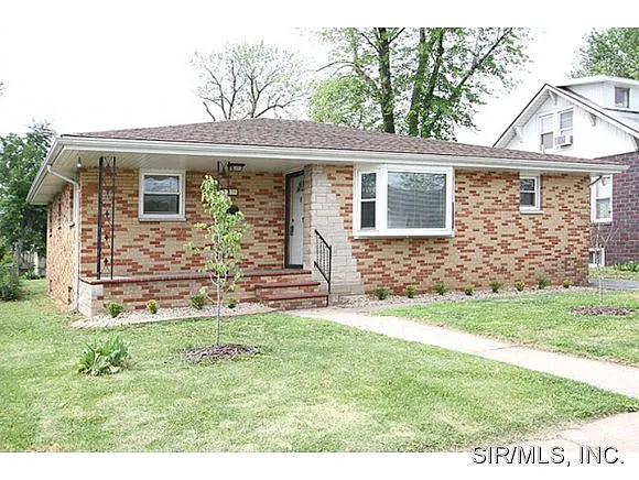 125 W 1st St photo 1