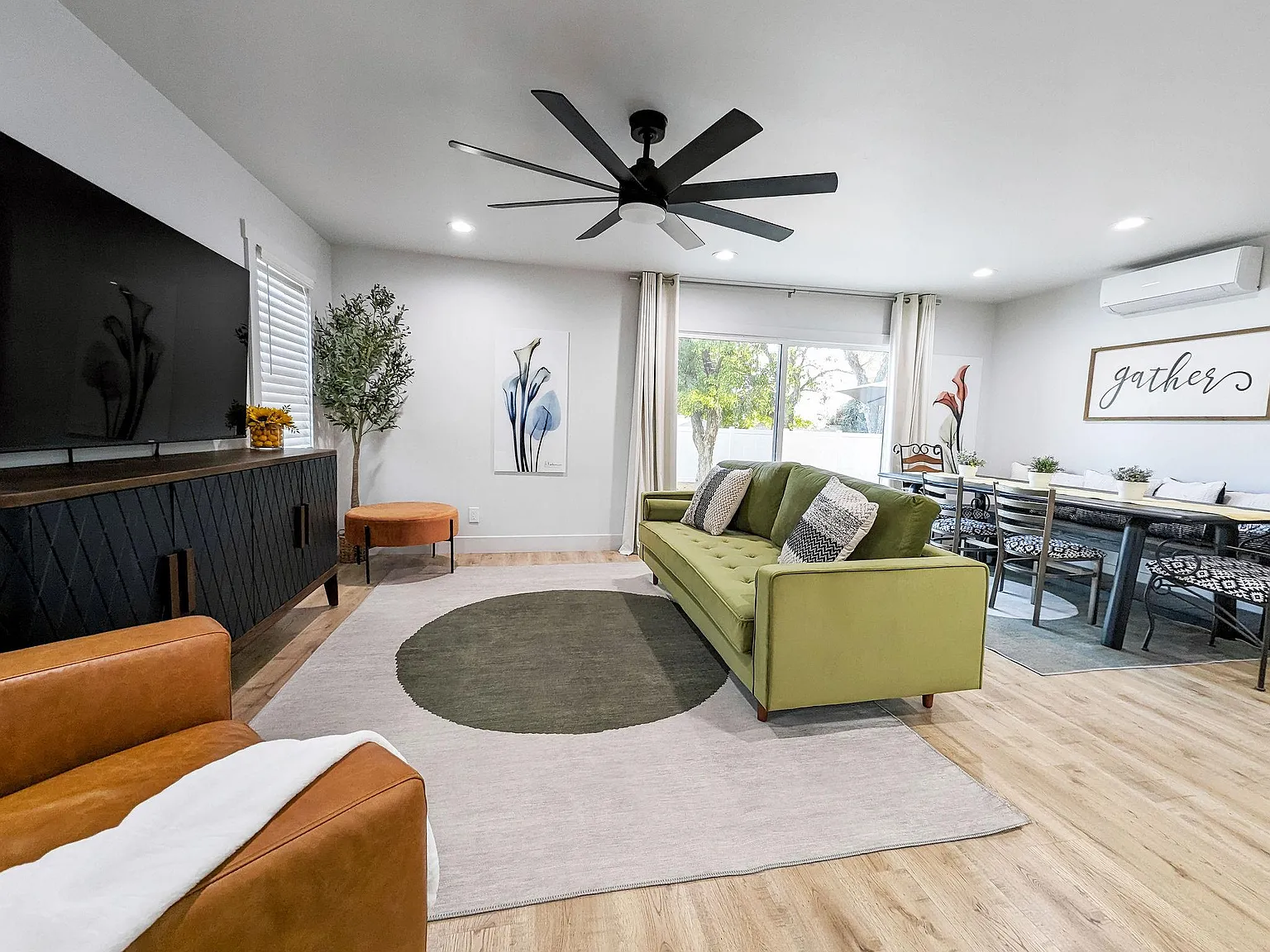 9384 Golden Gate Ave — Photo 4
