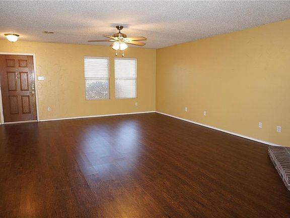 3rd image of 3007 Clemente Dr