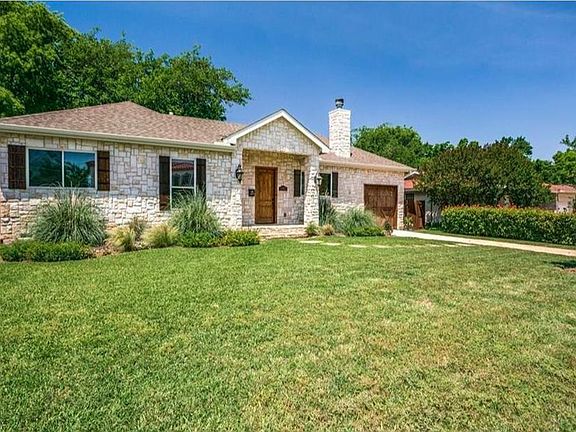 Beautiful curb appeal!