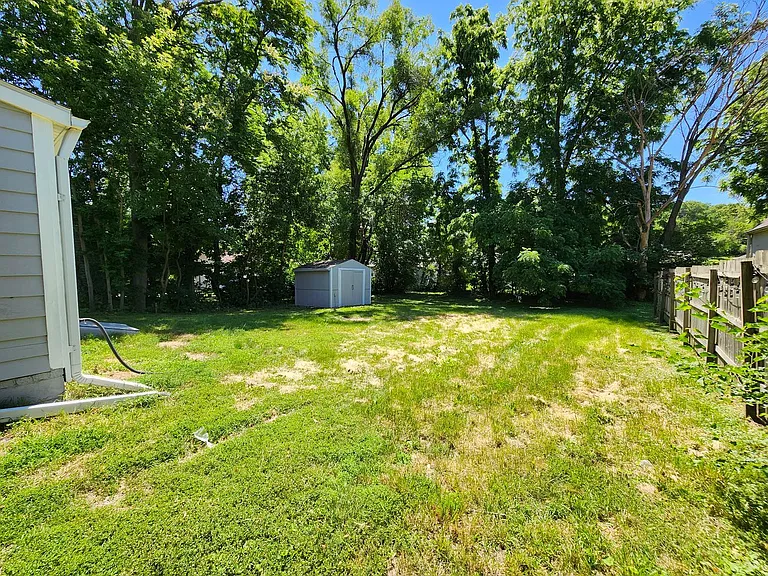 112 Davis Ave — Photo 20
