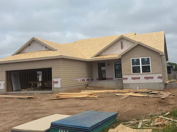 4106 Royal Ct, Hays, KS 67601